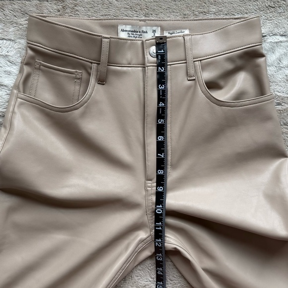 ABERCROMBIE & FITCH The '90s Straight Ultra High Rise Vegan Leather Pants - Picture 10 of 15